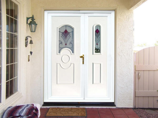 белые входные металлические двери