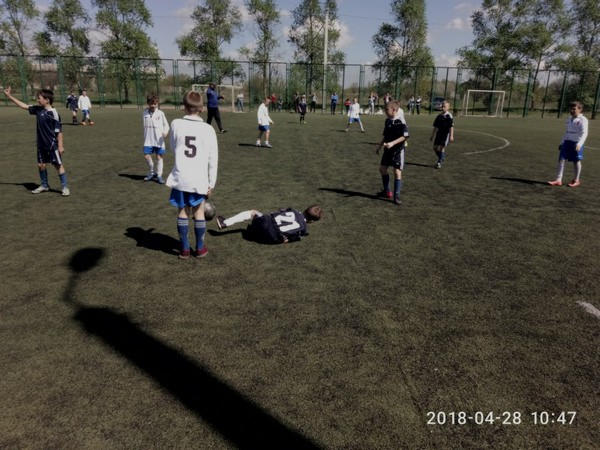 Юные футболисты из Угледара «не заметили» команду соперников из Авдеевки