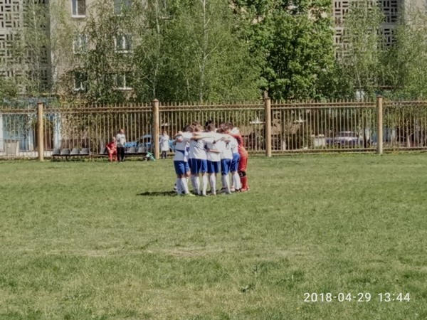 Футболисты из Угледара на своем поле разгромили команду из Мирнограда
