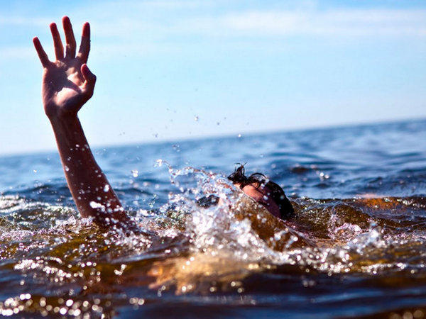 В Кураховском водохранилище утонул мужчина