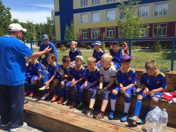 Футболисты из Курахово заняли последнее место на турнире в Покровске