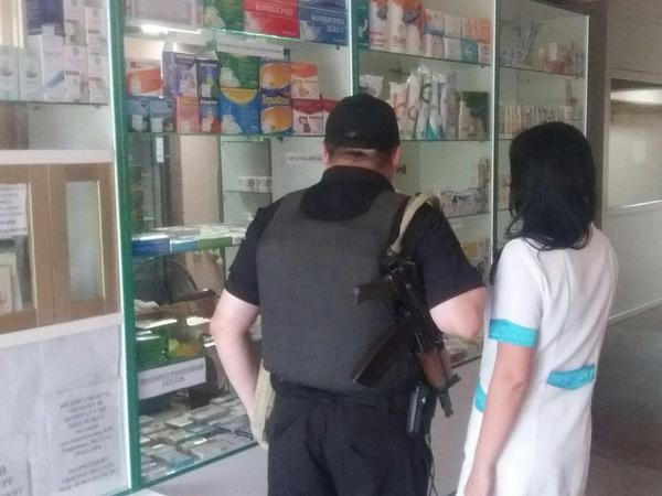 В Угледаре полицейские накрыли «наркоманскую» аптеку