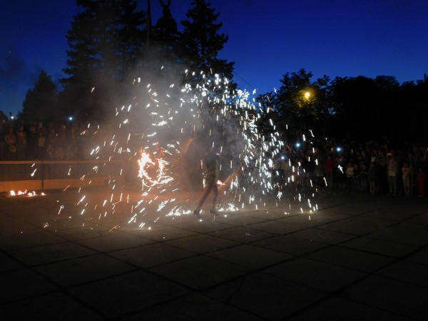 В Курахово с «огоньком» отпраздновали День молодежи
