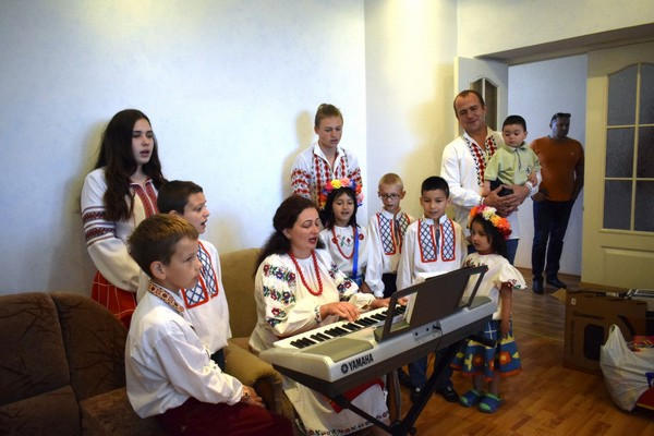 В Угледаре открыли первый детский дом семейного типа