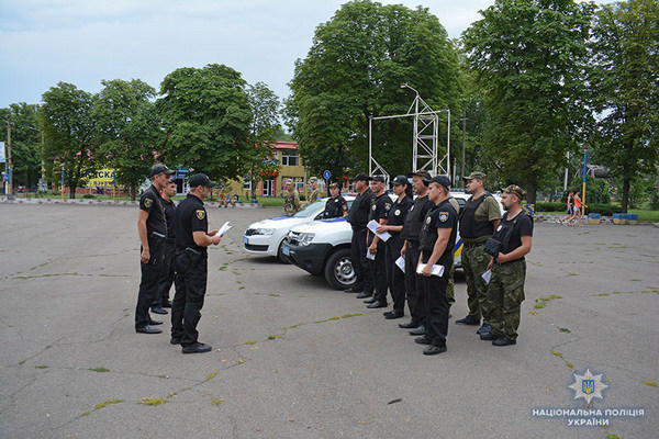 На улицы Марьинки, Угледара и Курахово вышли усиленные наряды полиции