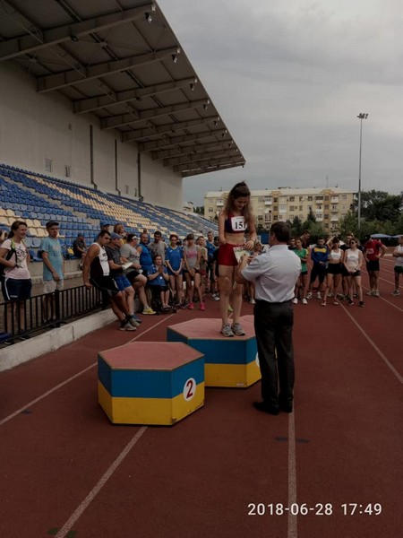 Легкоатлетка из Угледара стала трехкратной чемпионкой Кубка Украины