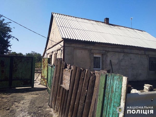 Дом жителя Марьинки попал под обстрел