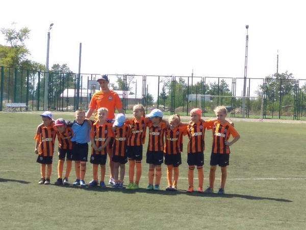 Юные футболисты из Курахово приняли участие в футбольном турнире в Угледаре