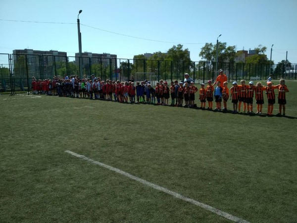 Юные футболисты из Курахово приняли участие в футбольном турнире в Угледаре