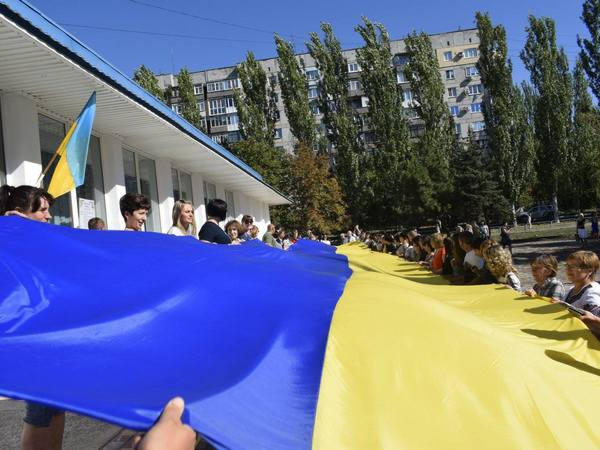 В Угледаре прошли торжества по случаю празднования Дня Государственного Флага Украины
