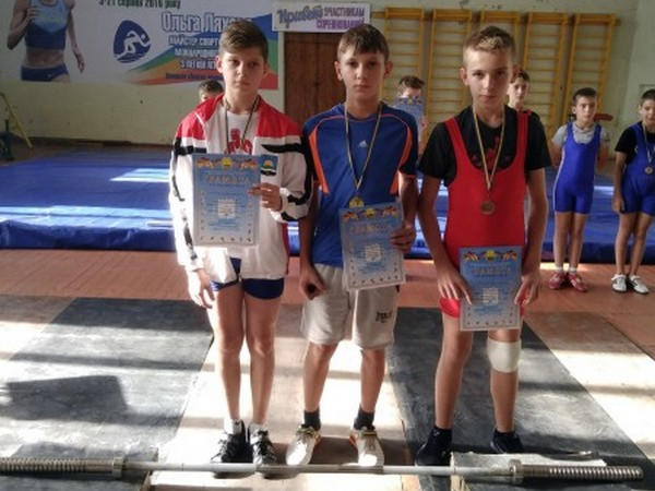 Тяжелоатлеты из Угледара заняли призовые места на чемпионате Донецкой области