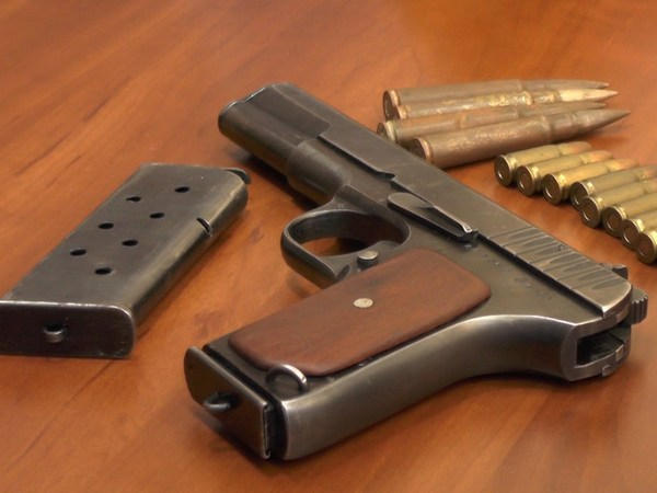 Житель Марьинского района нашел пистолет