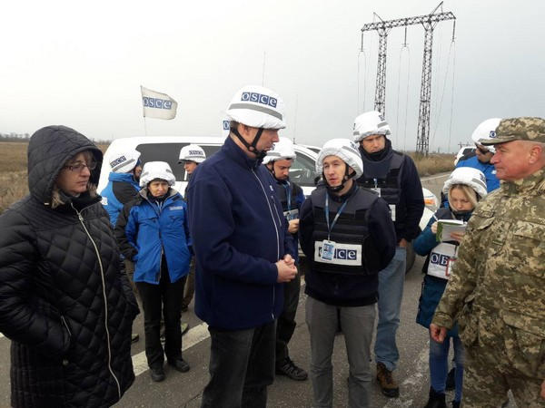 Александр Хуг последний раз посетил Марьинку и пожелал скорейшего восстановления газоснабжения