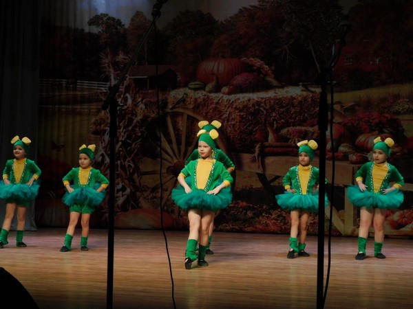 В Курахово устроили веселый фольклорный праздник для детей