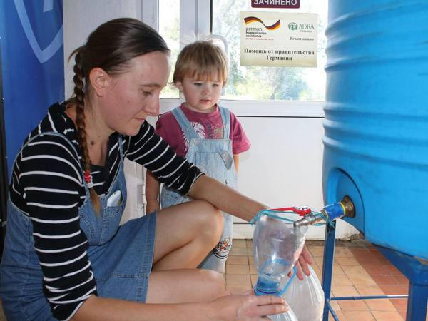За месяц жителям Марьинского района доставили около 100 тысяч литров питьевой воды