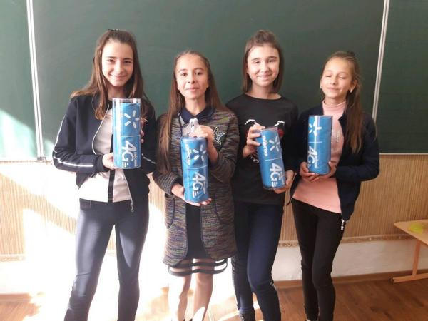 Школьницы из Угледара одержали победу в конкурсе на лучшую разработку мобильного приложения