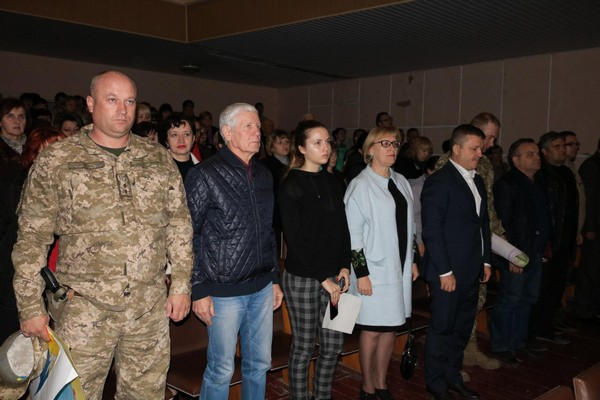 В Марьинке защитников Украины поздравили с профессиональным праздником