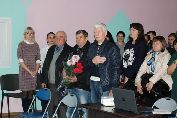 Работников социальной сферы Марьинского района поздравили с профессиональным праздником