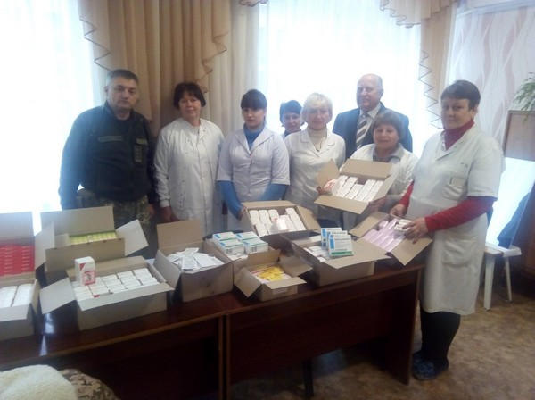 Военные доставили лекарства в районную больницу в прифронтовой Красногоровке