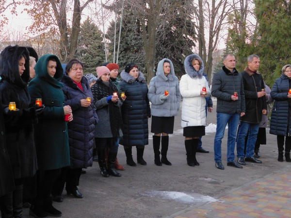 В Курахово почтили память жертв Голодомора