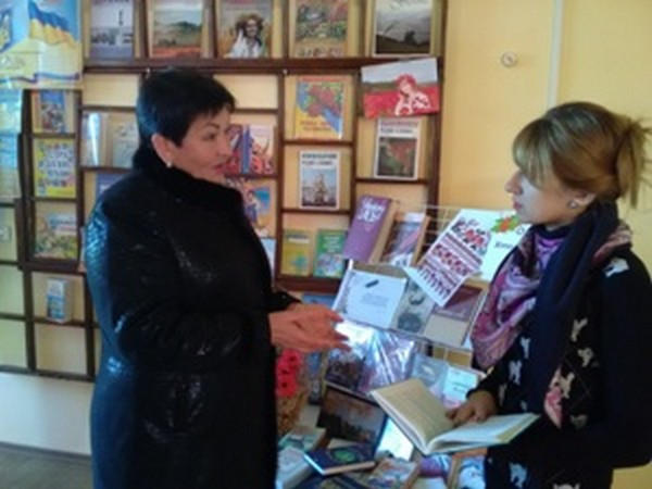 В прифронтовой Марьинке организовали выставку, посвященную Дню украинского языка