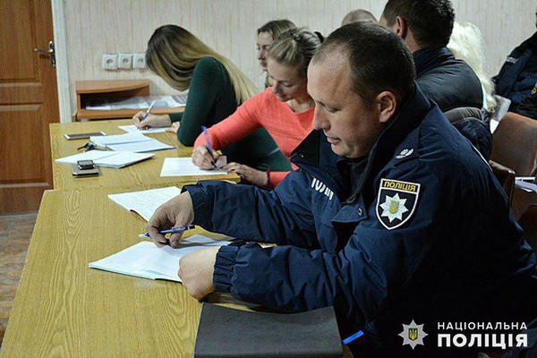 Для полицейских Угледара и Марьинки провели тренинг по безопасности населения