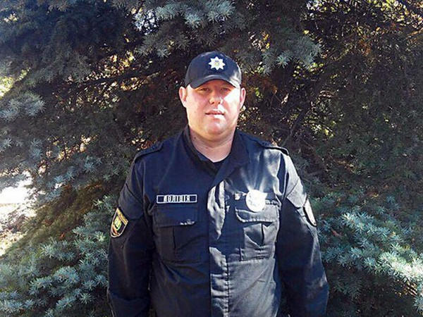 Полицейский из прифронтовой Красногоровки стал лучшим работником министерства внутренних дел Украины