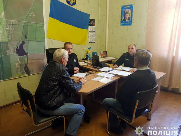 Начальник Марьинского отделения полиции поинтересовался проблемами ветеранов