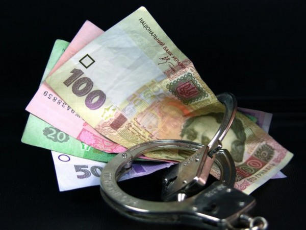 На КПВВ «Марьинка» мужчина пытался подкупить пограничника с помощью 400 гривен