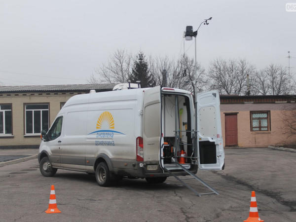 Мобильная лаборатория проверила уровень загрязнения воздуха в Курахово
