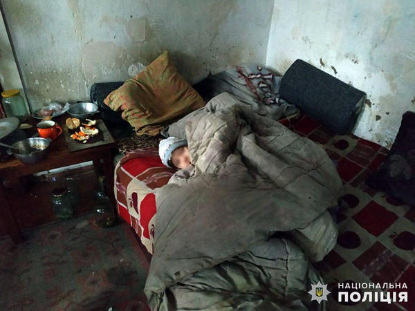 Полицейские показали, в каких ужасных условиях живут некоторые дети в Марьинском районе