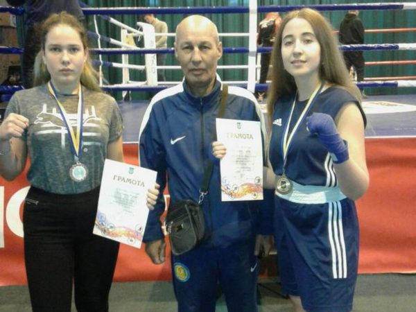Девушки-боксеры из Угледара завоевали «серебро» и «бронзу» на Чемпионате Украины