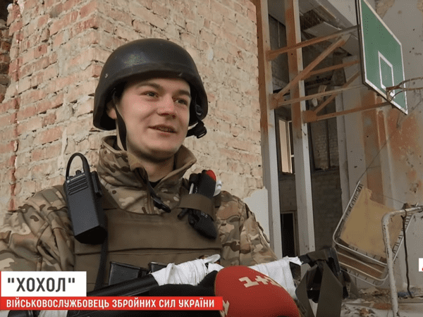 Как украинские военные на руинах мирной жизни продолжают оборонять Марьинку
