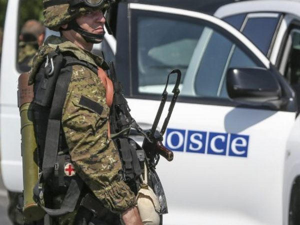 В поселке под Красногоровкой боевики ограничивают свободу передвижения наблюдателей ОБСЕ