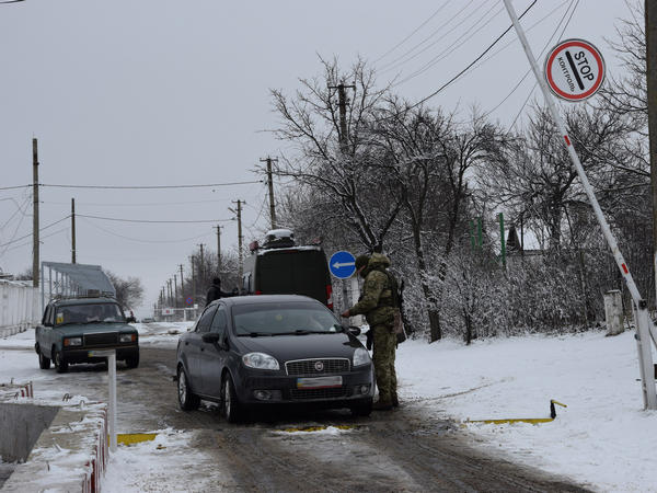 За сутки на КПВВ «Марьинка» изъяли контрабанды на 240 тысяч гривен
