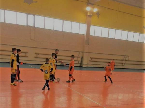 Футболисты Марьинской ДЮСШ пропустили семь мячей в 7 туре чемпионата Донецкой области по футзалу