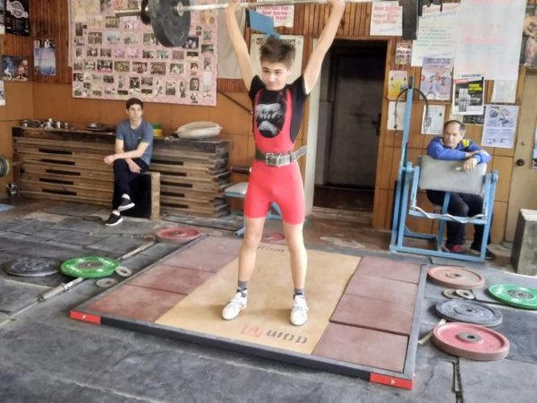 Спортсмен из Угледара примет участие в чемпионате Украины по тяжелой атлетике