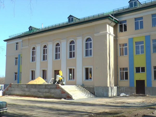 Как продвигается масштабная реконструкция школы в прифронтовой Красногоровке