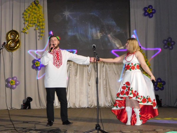 Женщин Марьинского района поздравили с 8 Марта