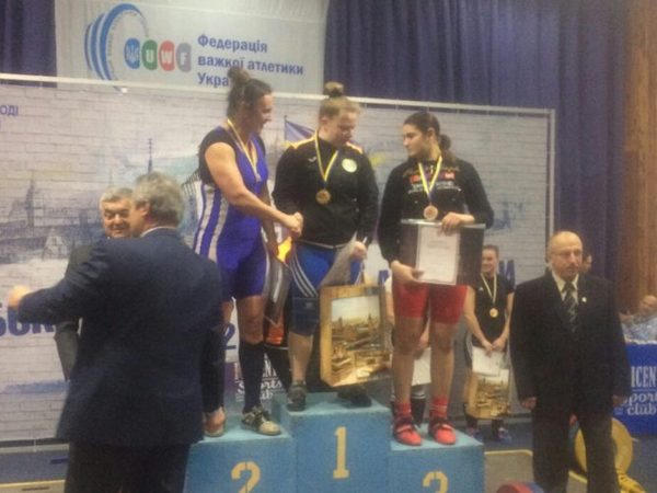 Тяжелоатлетка из Угледара заняла первое место на Кубке Украины и стала мастером спорта
