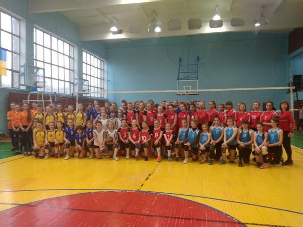 Кураховские волейболистки заняли второе место на чемпионате Донецкой области