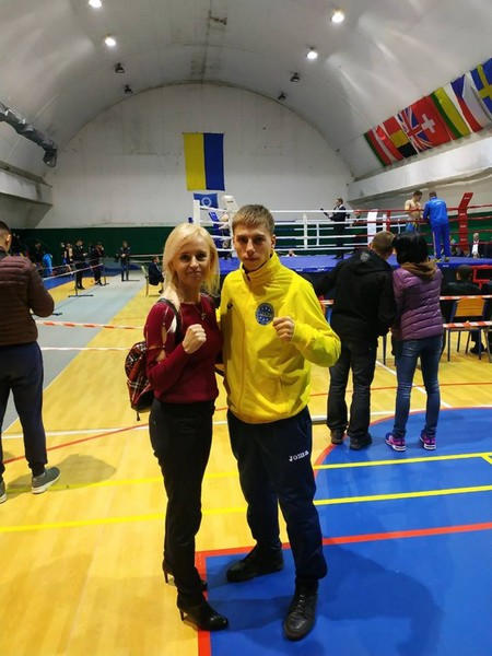 Боец из Курахово занял первое место на чемпионате Украины по кикбоксингу