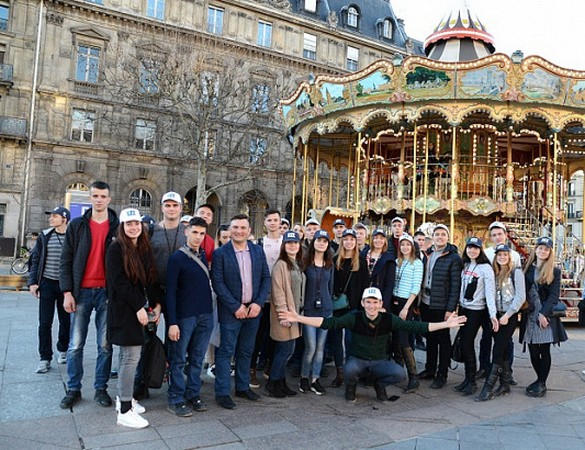 Студенты из прифронтовой Красногоровки побывали в Париже