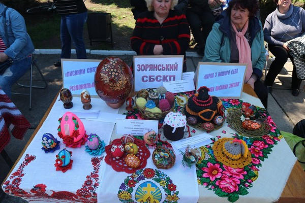 В Марьинке прошел Открытый районный фестиваль «Праздничная писанка»