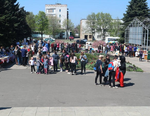 В Марьинке прошел Открытый районный фестиваль «Праздничная писанка»