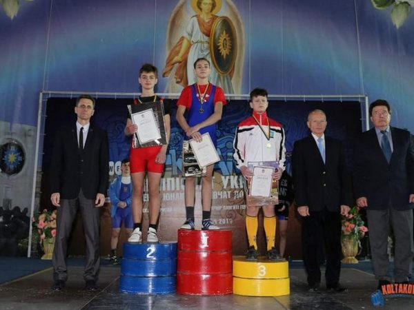Спортсмен из Угледара завоевал «серебро» на чемпионате Украины по тяжелой атлетике