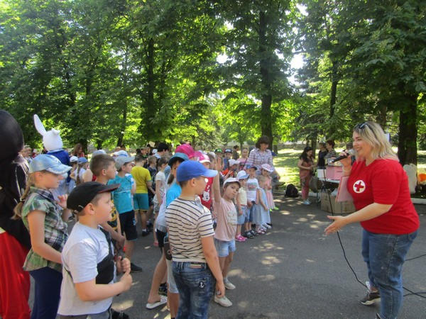 В прифронтовой Марьинке прошел фестиваль «Праздник детства»