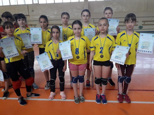 Кураховские волейболистки заняли третье место на чемпионате Донецкой области