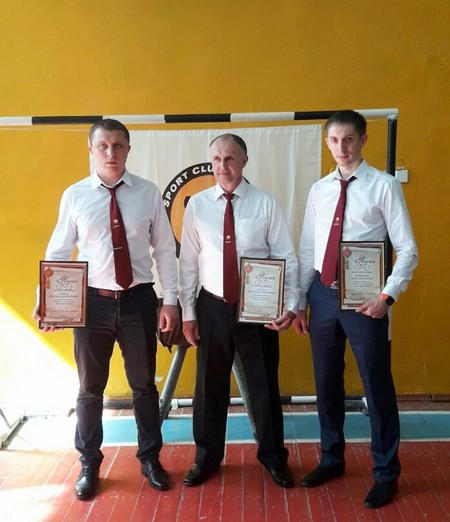 Каратисты Марьинского района собрали урожай медалей на турнире в Межевой