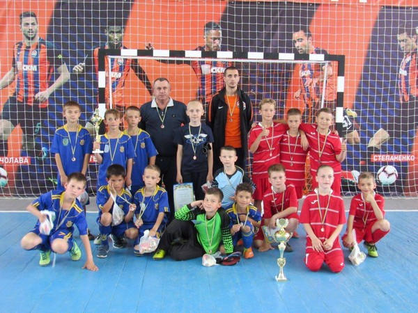 Кураховские футболисты выиграли турнир по футзалу в Красногоровке